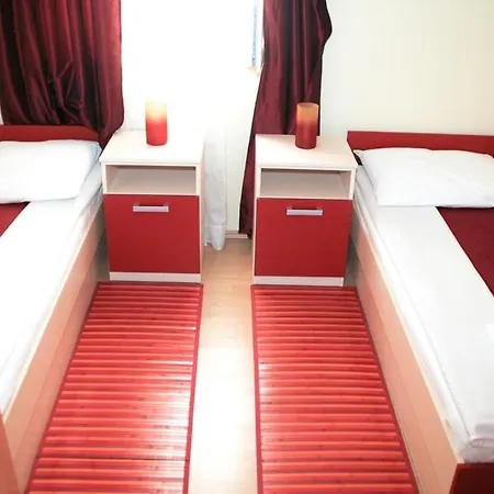 Sasa In Komarna Apartman